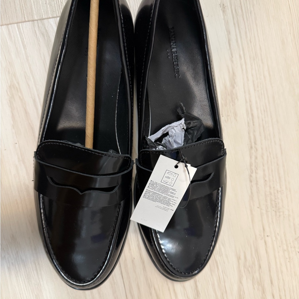 Elegant Black Loafers banana republic size 7.5